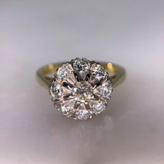 1978 Diamond Daisy Cluster Ring, Hallmarked 18ct Yellow Gold.