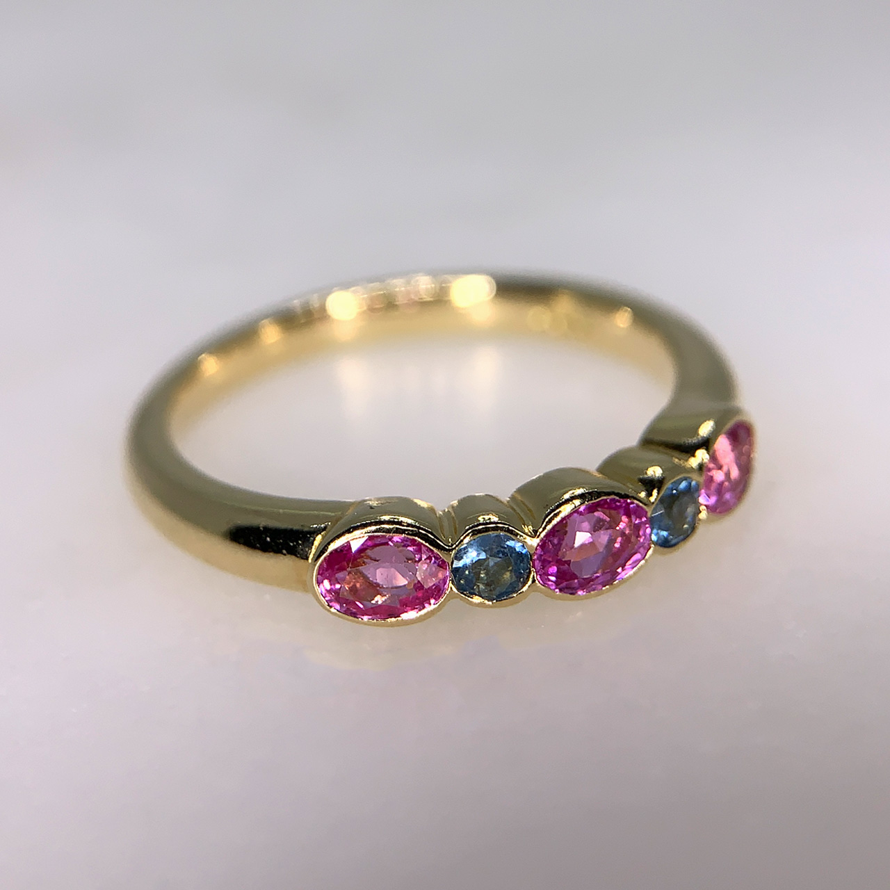 Pink Sapphire and Aquamarine 5 stone ring in 18ct gold